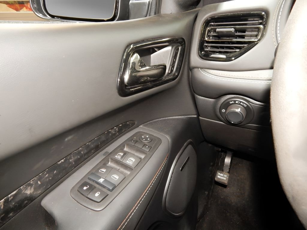 Used 2025 Dodge Durango SRT Hellcat AWD/4WD image 38