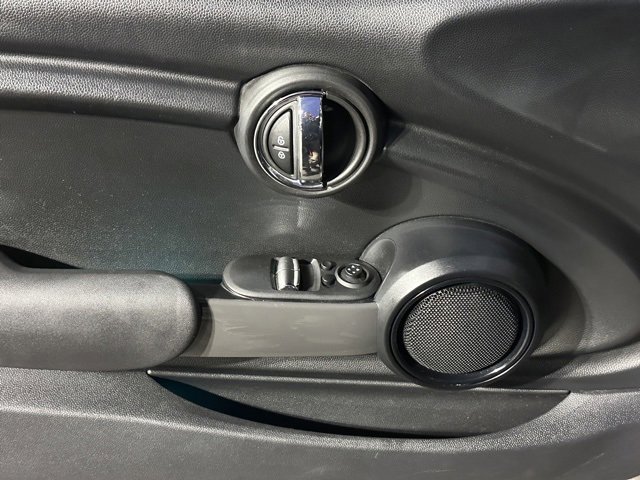 Used 2015 MINI Cooper 2-Door Hardtop image 20