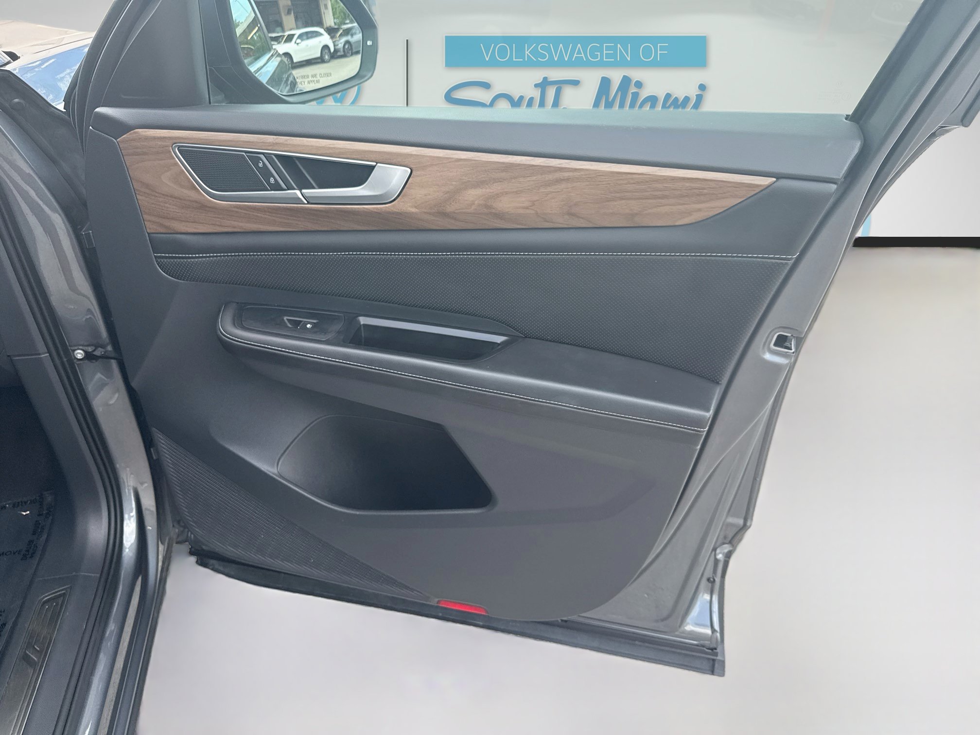 Used 2024 Volkswagen Atlas SE w/ Panoramic Sunroof Package FWD image 33