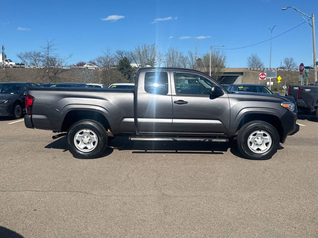 Used 2020 Toyota Tacoma SR AWD/4WD image 15