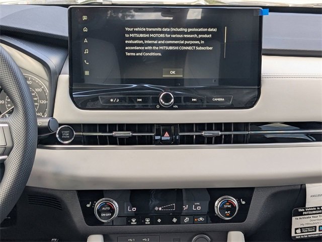 New 2025 Mitsubishi Outlander SE image 20