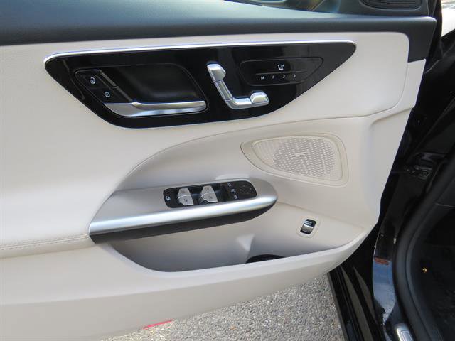 Used 2025 Mercedes-Benz C 300 4MATIC Sedan image 9