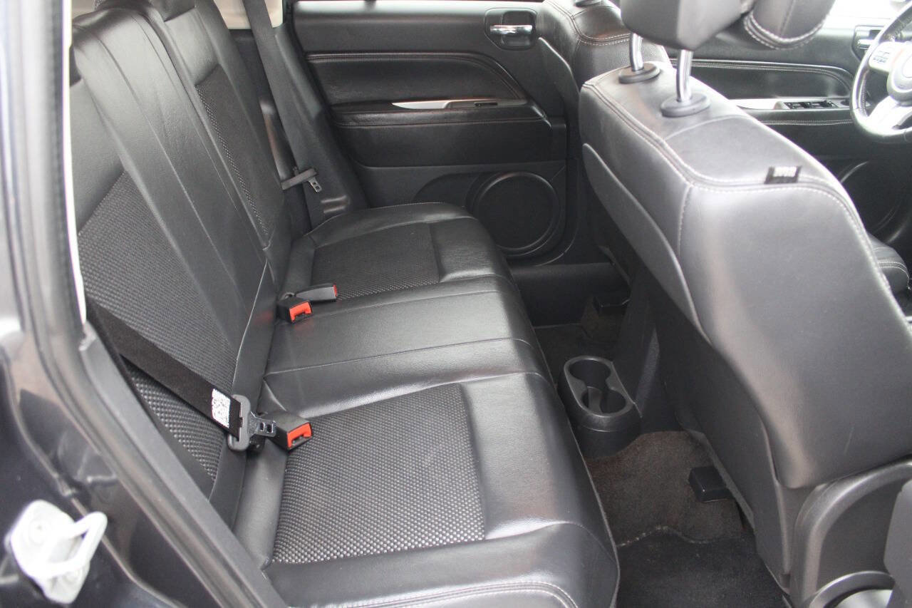 Used 2014 Jeep Compass Latitude AWD/4WD image 5