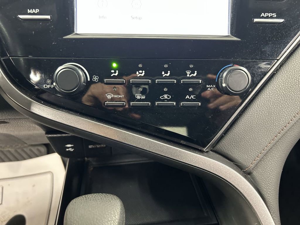 Used 2019 Toyota Camry LE w/ Convenience Package FWD image 16