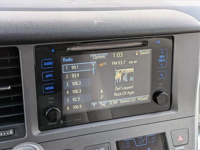 Used 2017 Toyota Sienna LE image 12