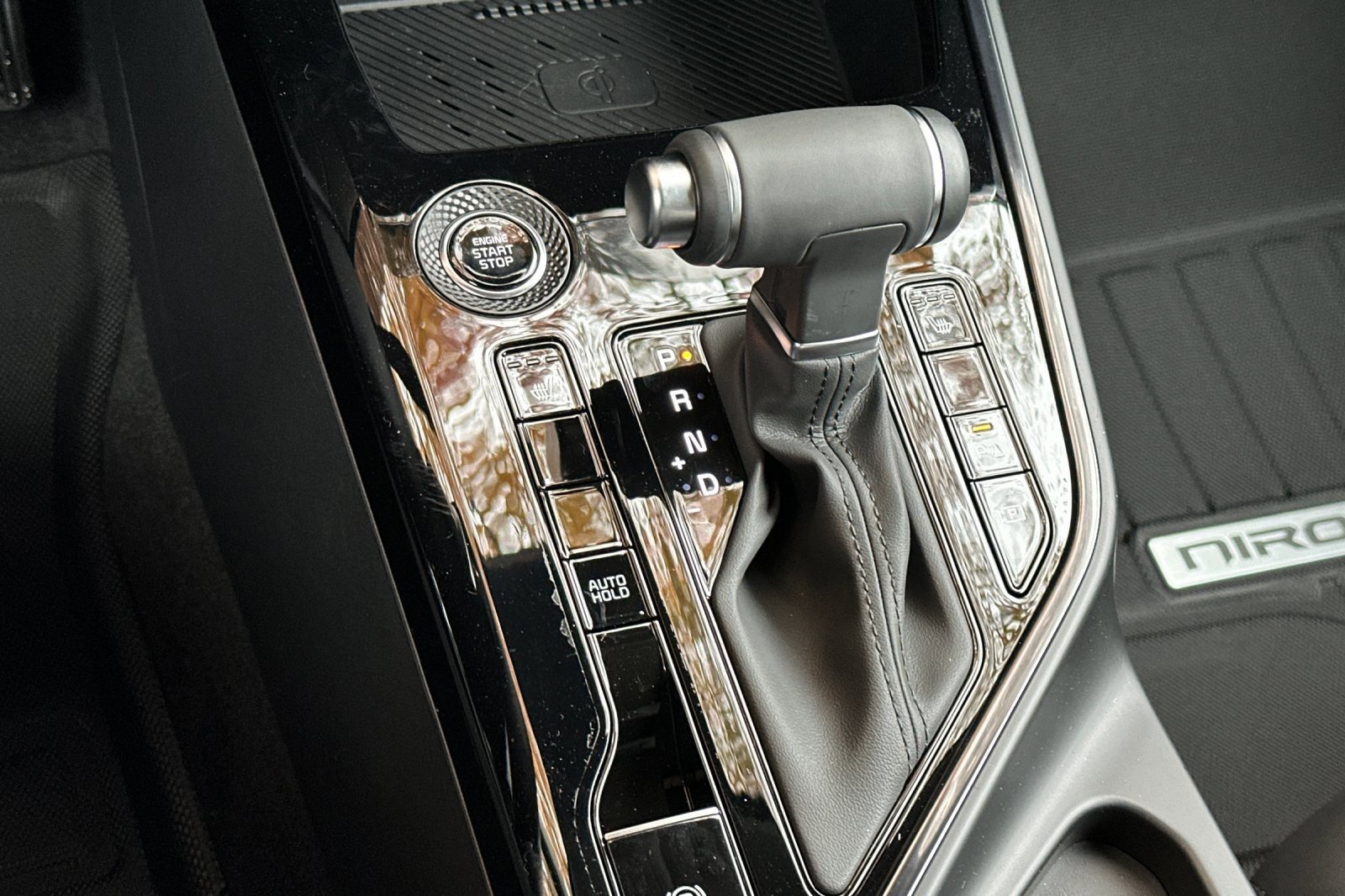 New 2025 Kia Niro EX image 18