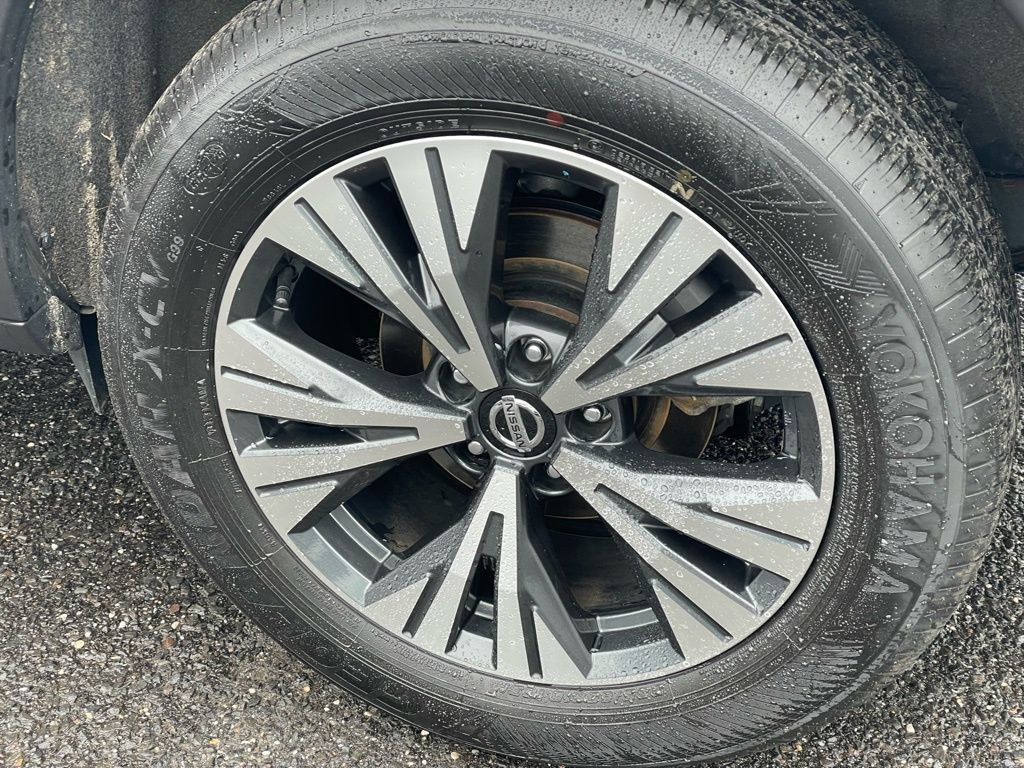 Certified 2023 Nissan Rogue SV w/ SV Premium B Package image 28