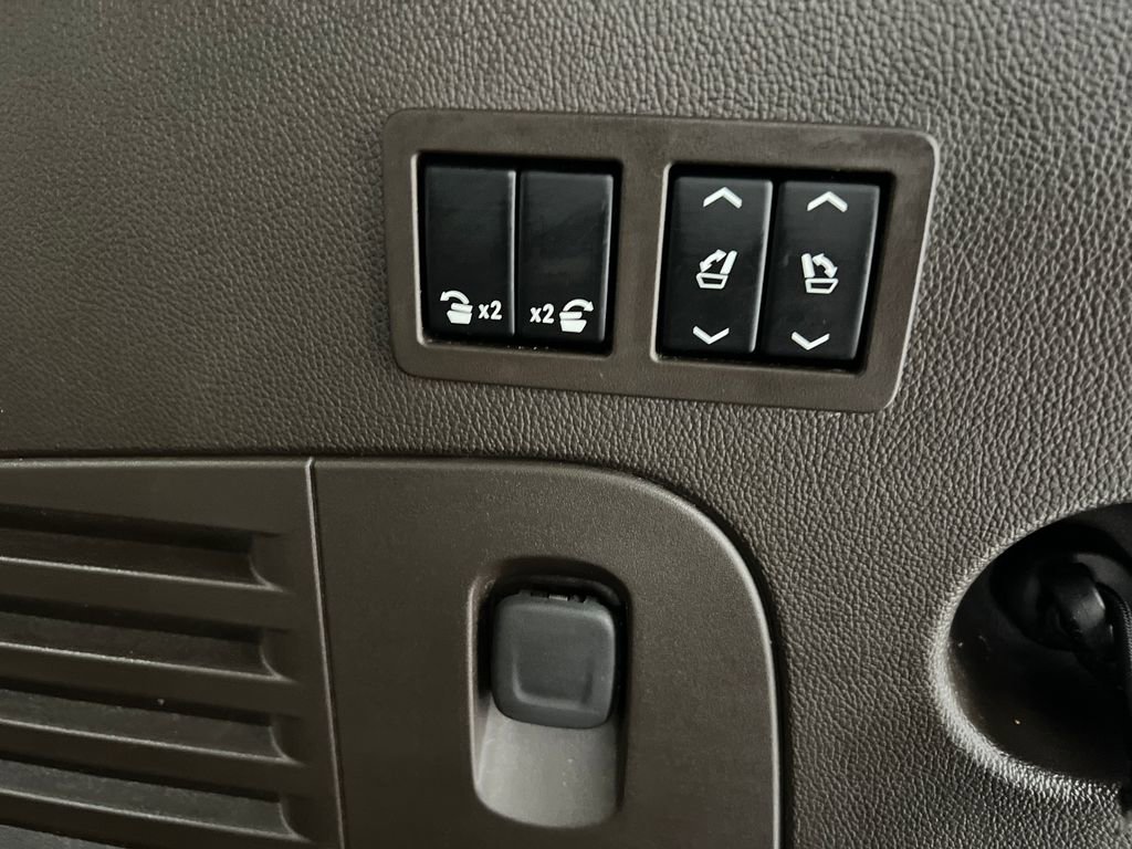 Used 2019 GMC Yukon Denali w/ Denali Ultimate Package AWD/4WD image 41