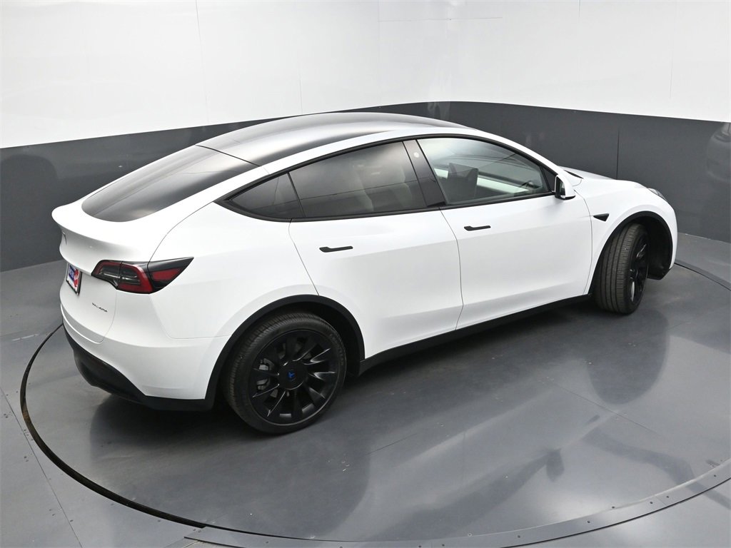 Used 2023 Tesla Model Y Long Range image 32