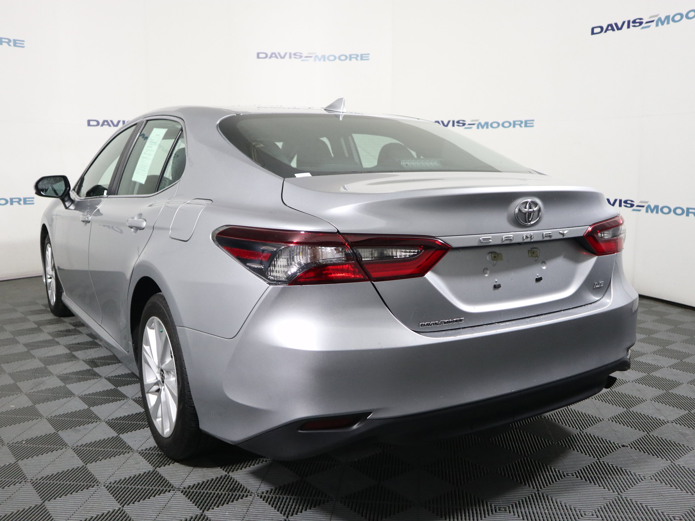 Used 2024 Toyota Camry LE image 9