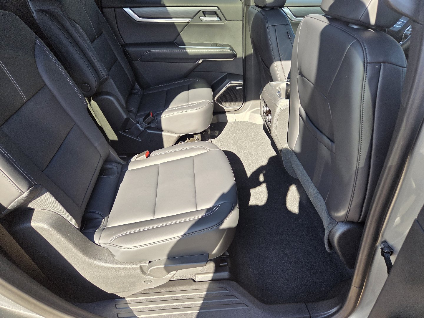 New 2027 GMC Acadia Elevation w/ Elevation Premium Package AWD/4WD image 22