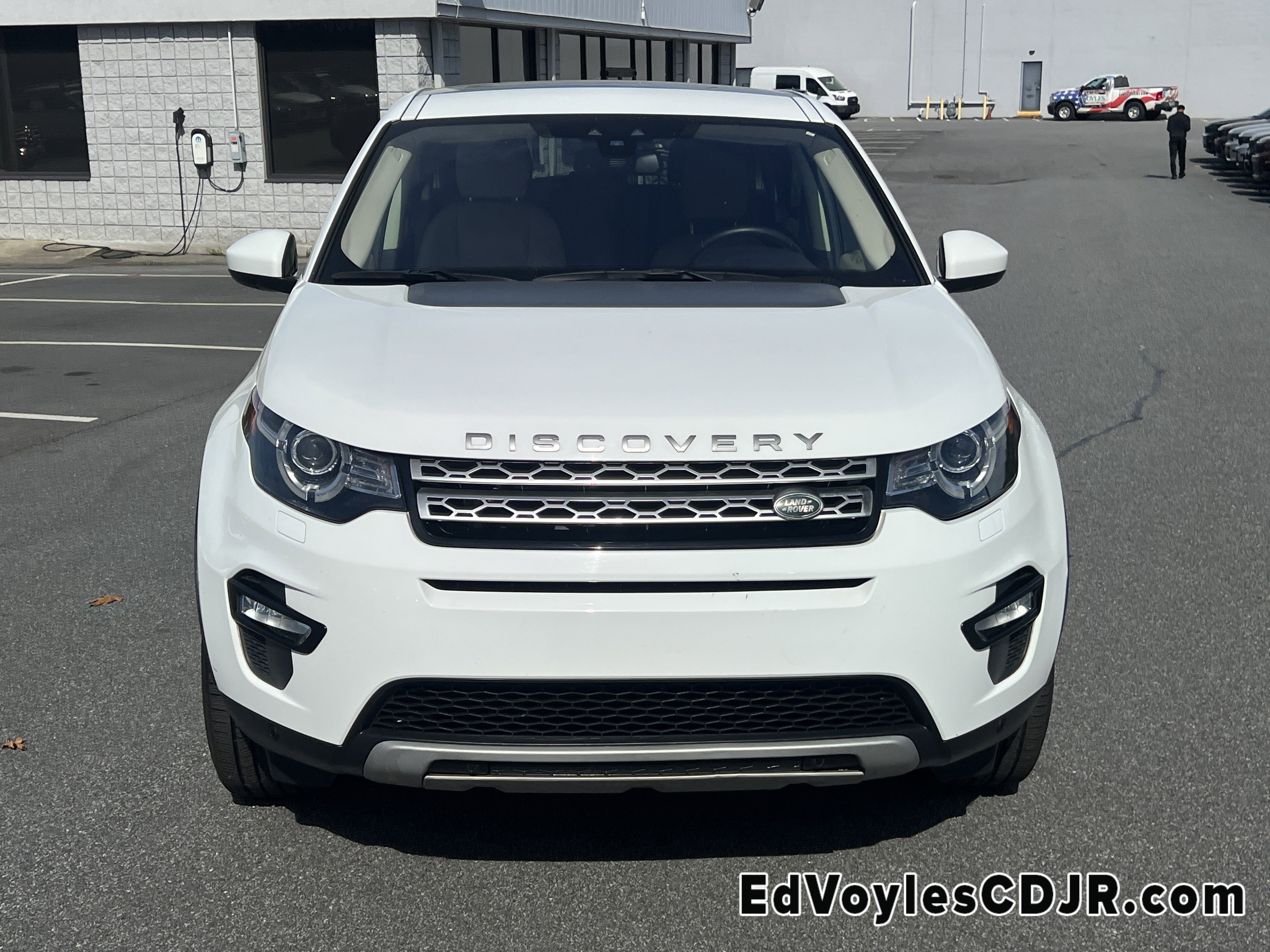 Used 2018 Land Rover Discovery Sport HSE image 2