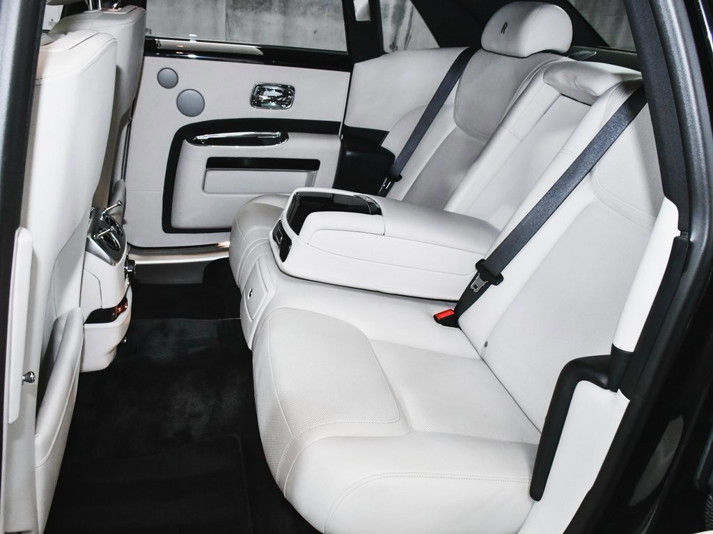 Used 2018 Rolls-Royce Ghost image 49