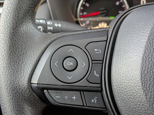 Used 2022 Toyota RAV4 LE AWD/4WD image 16