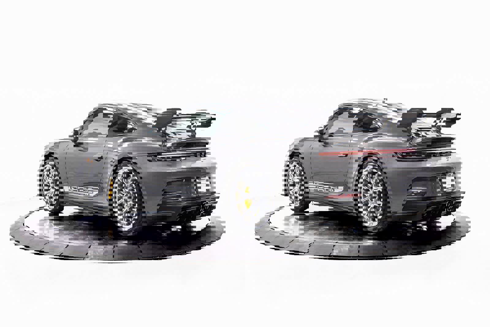 Certified 2024 Porsche 911 GT3 image 3