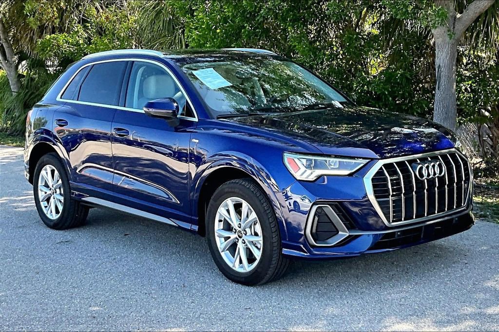 Certified 2025 Audi Q3 2.0T Premium Plus w/ Premium Plus Package AWD/4WD image 2