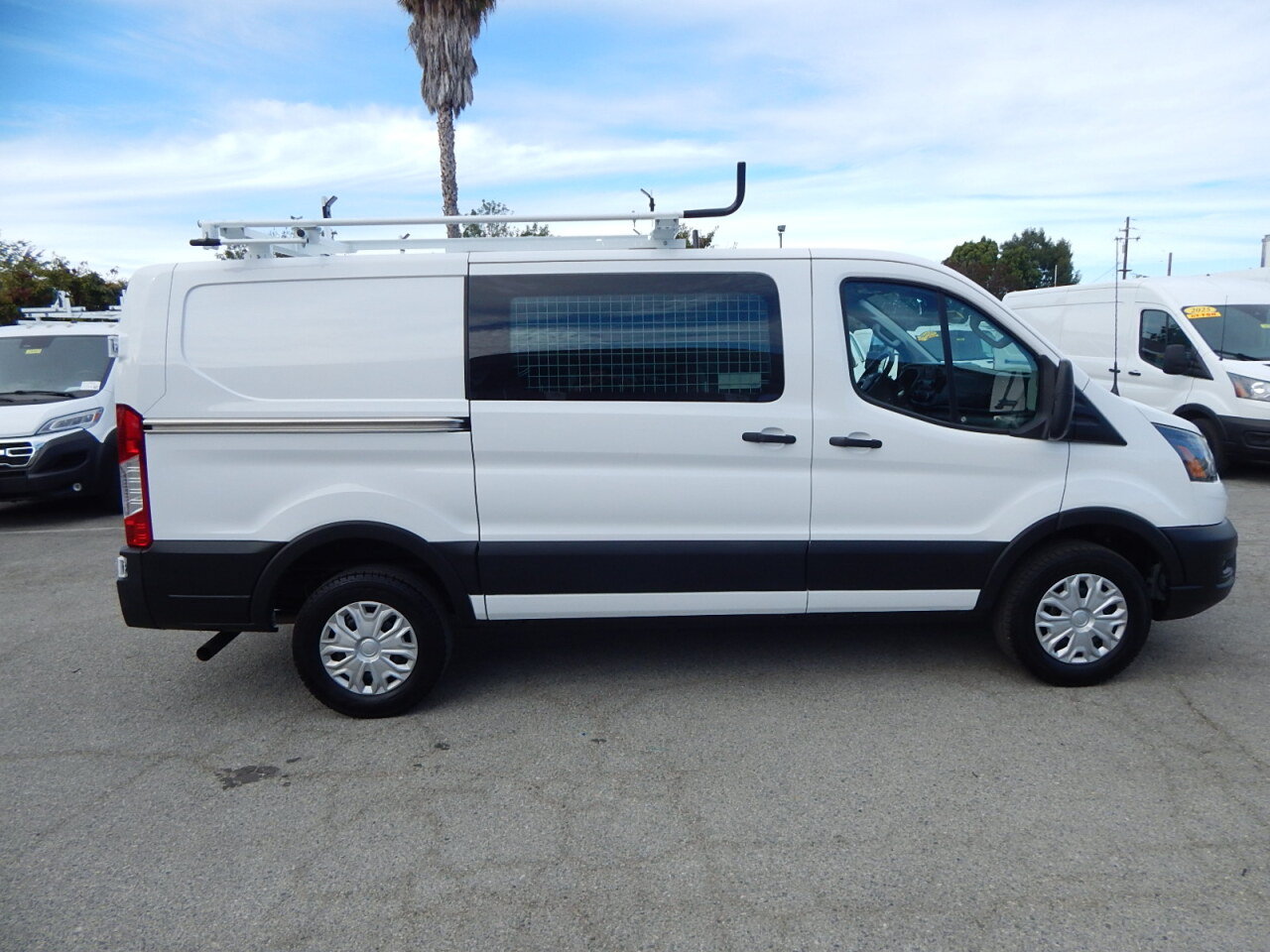 Used 2025 Ford Transit 250 Low Roof w/ Exterior Upgrade Package RWD image 9