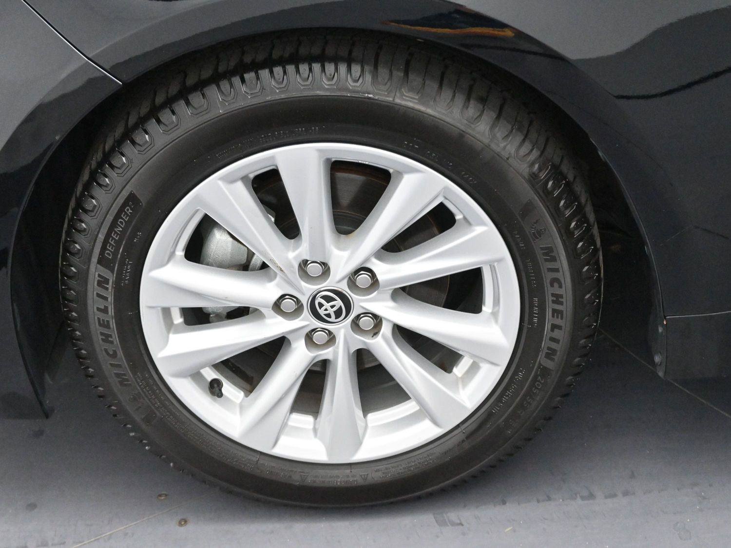 Used 2024 Toyota Corolla LE w/ LE Convenience Package image 31