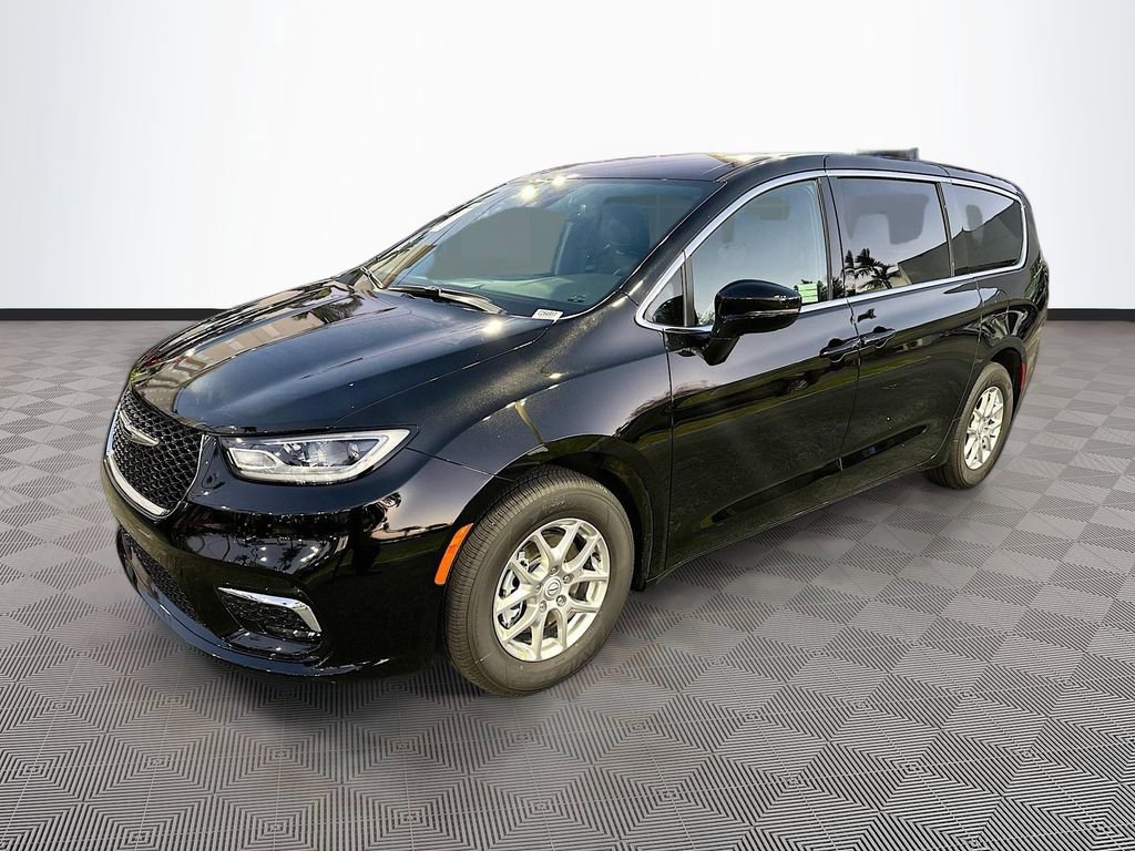 New 2026 Chrysler Pacifica Select FWD image 3
