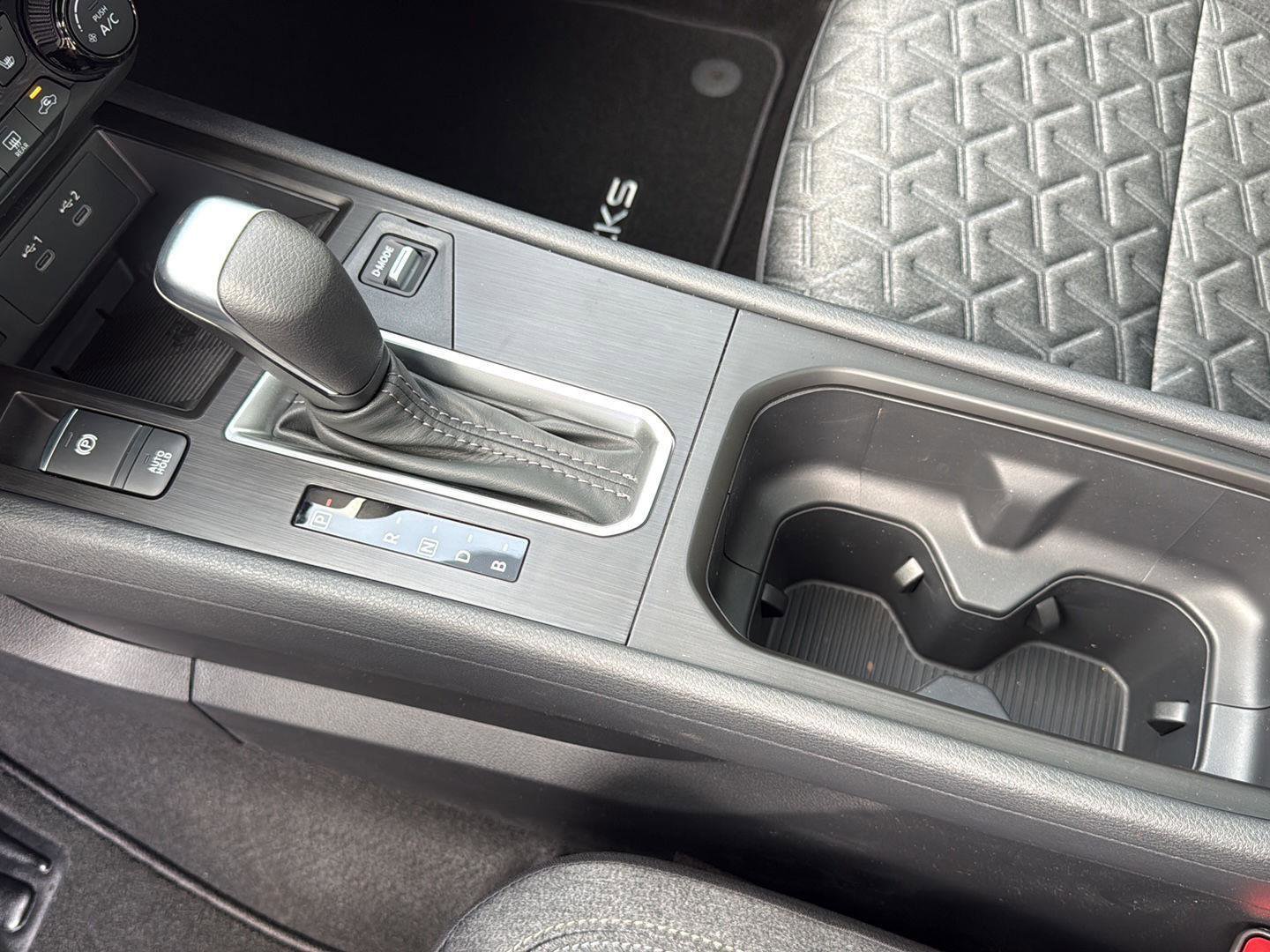 New 2026 Nissan Kicks SV w/ SV Premium Package image 24