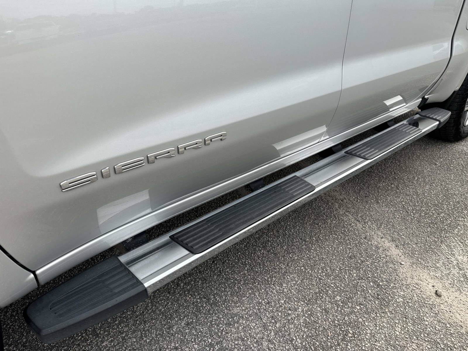 Used 2019 GMC Sierra 1500 SLT w/ SLT Premium Plus Package AWD/4WD image 12
