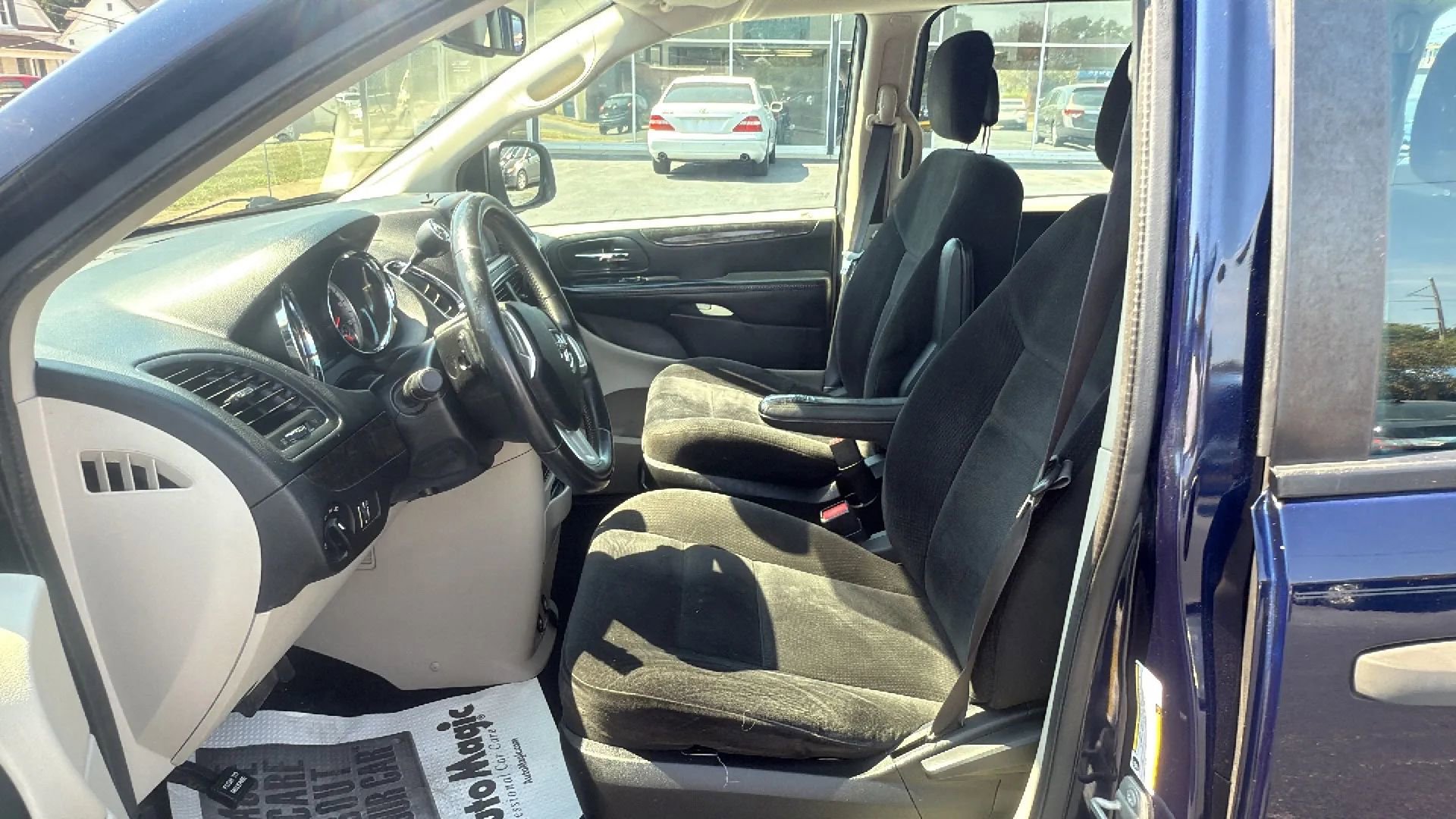 Used 2016 Dodge Grand Caravan American Value Package w/ UConnect Hands-Free Group image 10