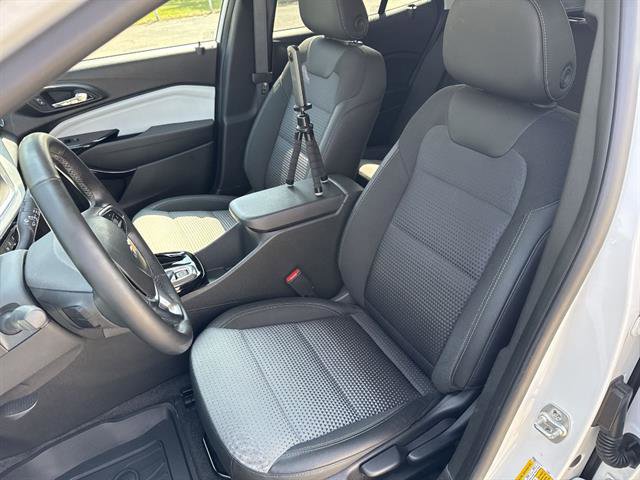 Used 2024 Chevrolet Trax LT w/ Driver Confidence Package FWD image 40