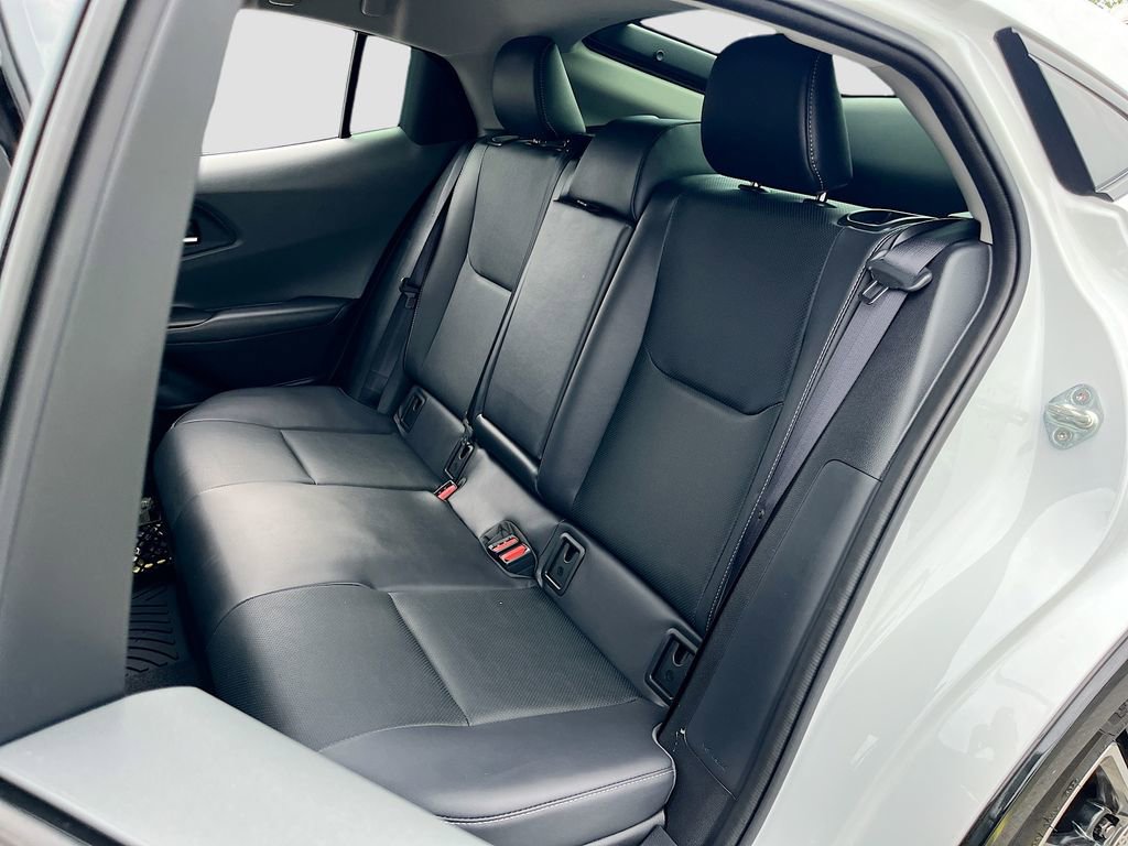 Used 2025 Toyota Prius XLE FWD image 23