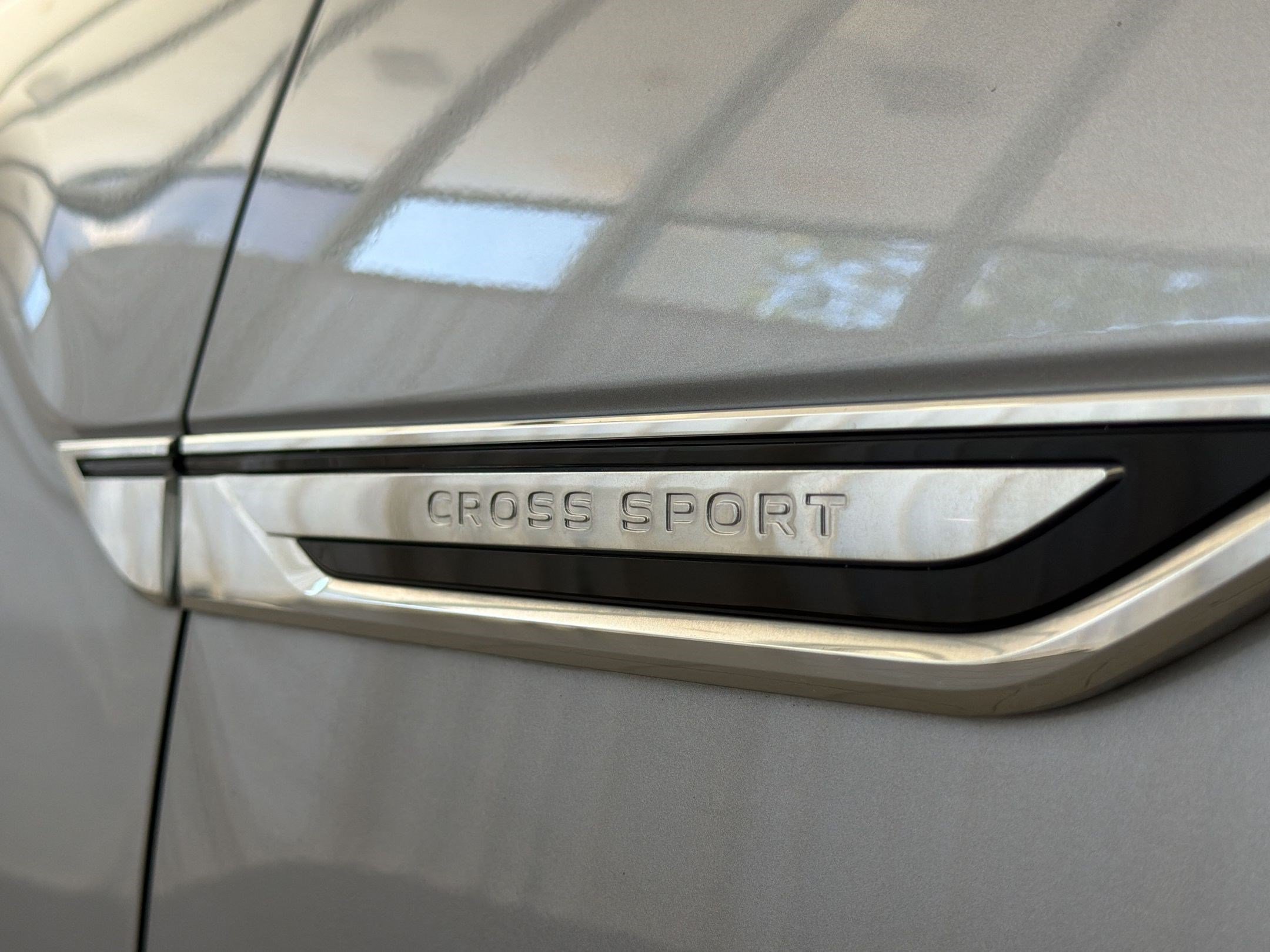 Used 2024 Volkswagen Atlas Cross Sport SE FWD image 36