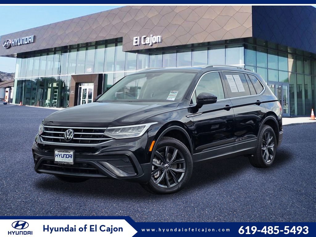 Used 2024 Volkswagen Tiguan SE AWD/4WD image 1