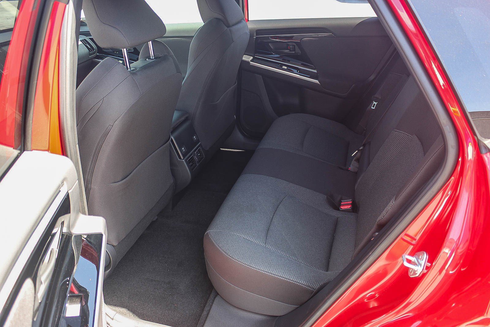 Used 2025 Subaru Solterra AWD/4WD image 19