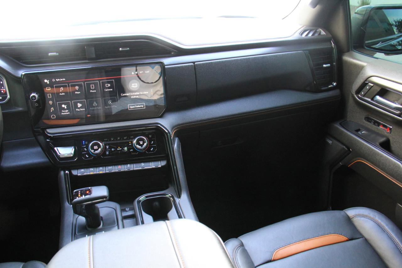 Used 2024 GMC Sierra 1500 AT4 w/ Technology Package image 10