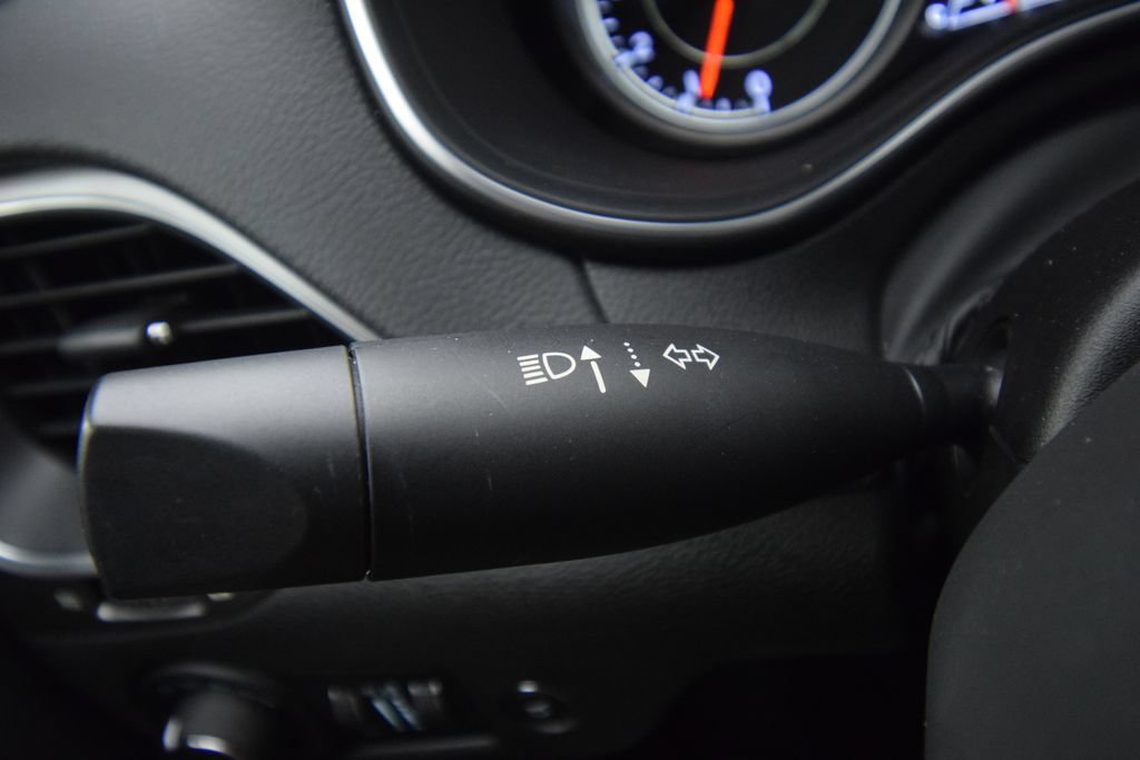Used 2022 Jeep Cherokee Latitude Lux FWD image 40