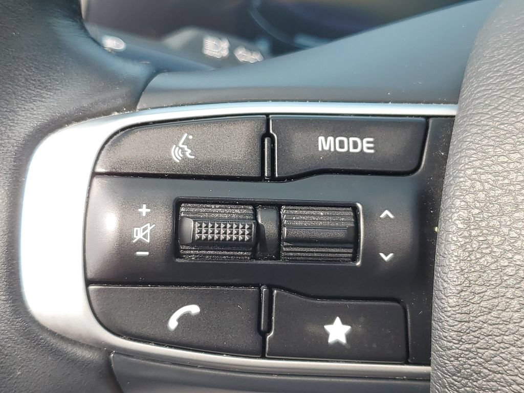 Used 2023 Kia Niro SX Touring FWD image 12
