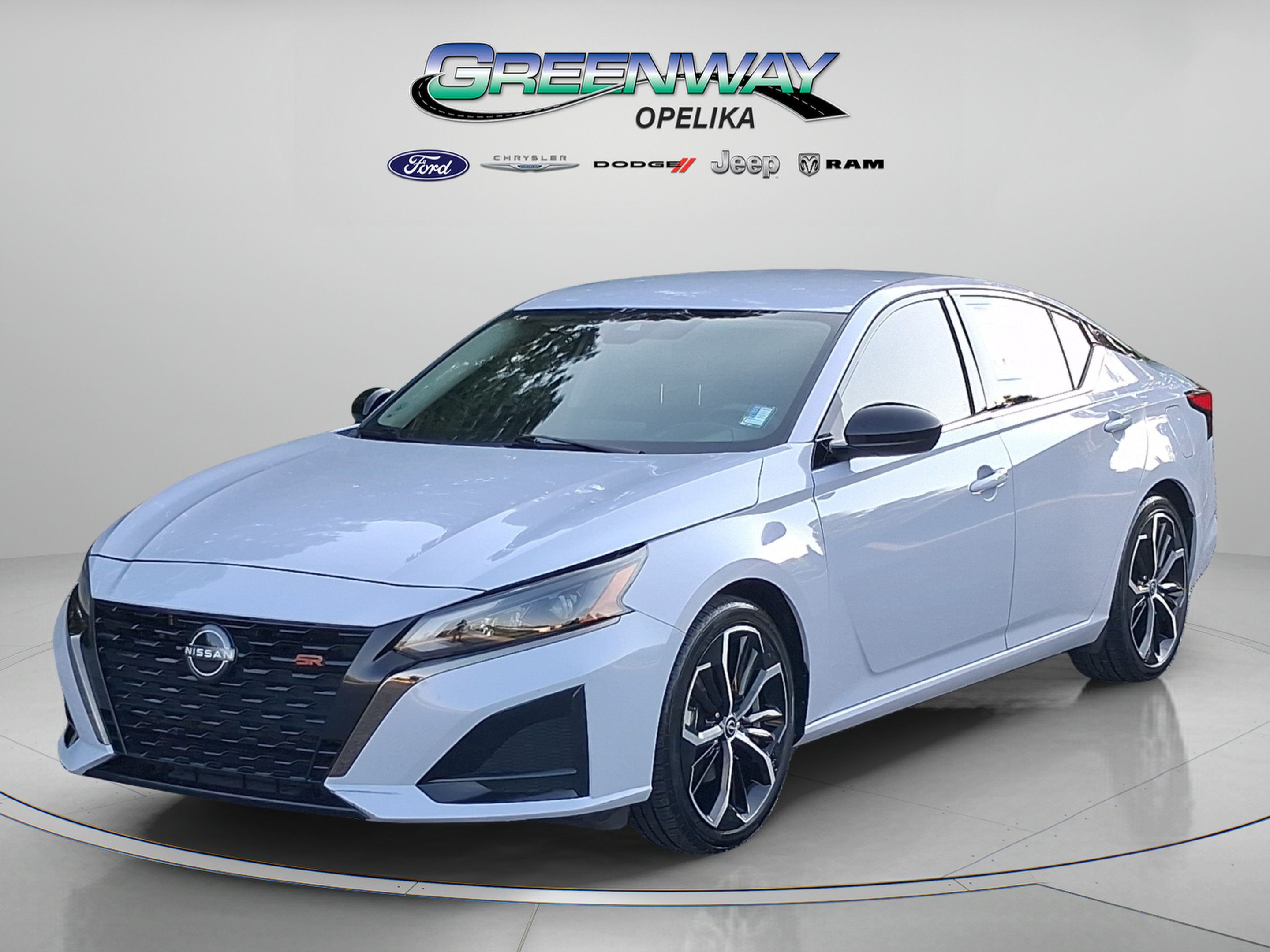 Used 2024 Nissan Altima 2.5 SR FWD image 3
