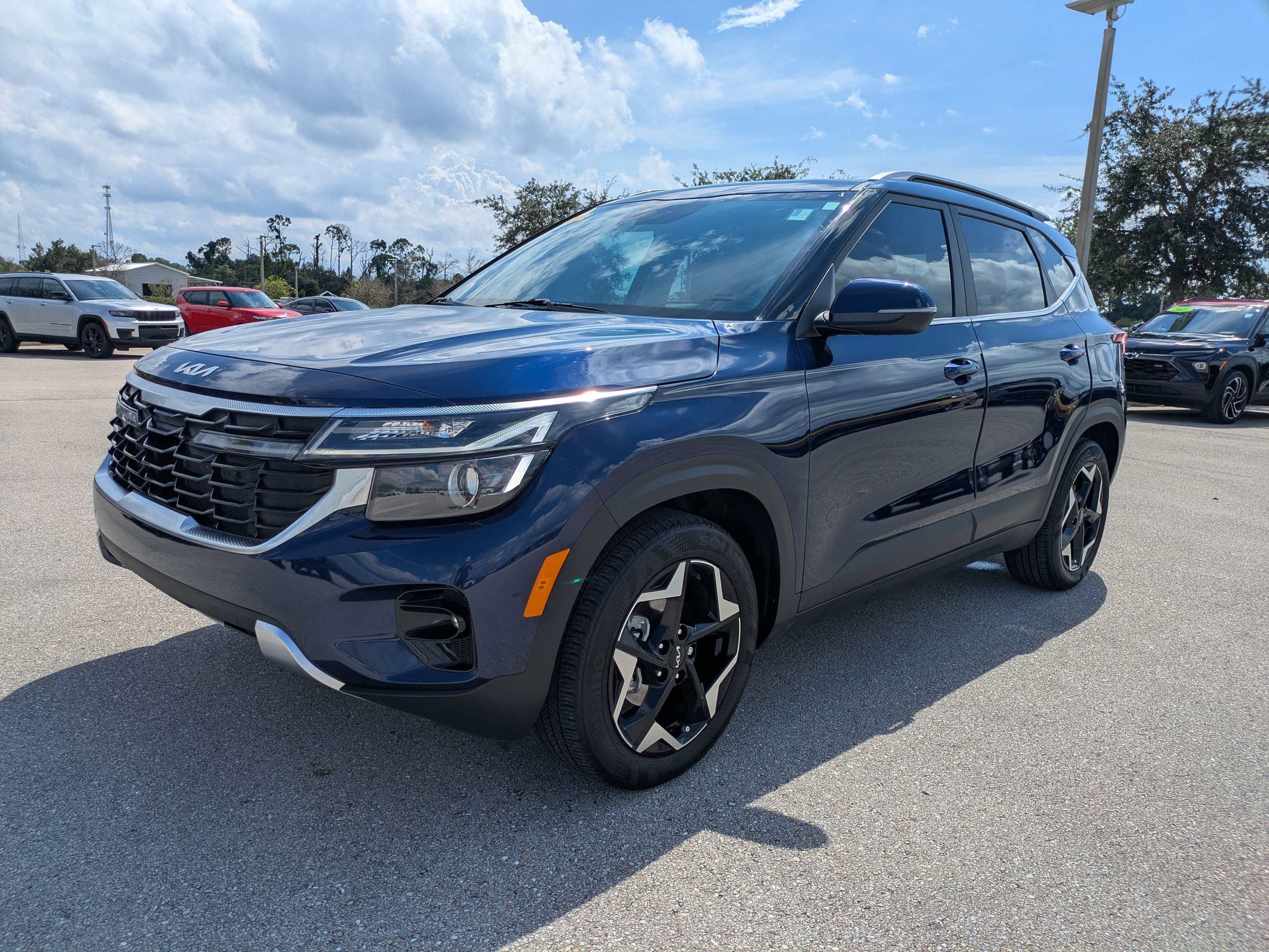 Certified 2024 Kia Seltos EX FWD image 10