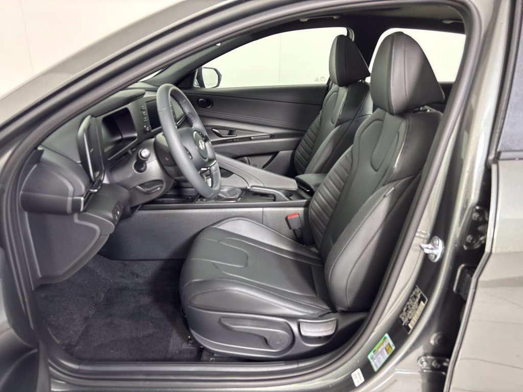 New 2026 Hyundai Elantra SEL Sport FWD image 14