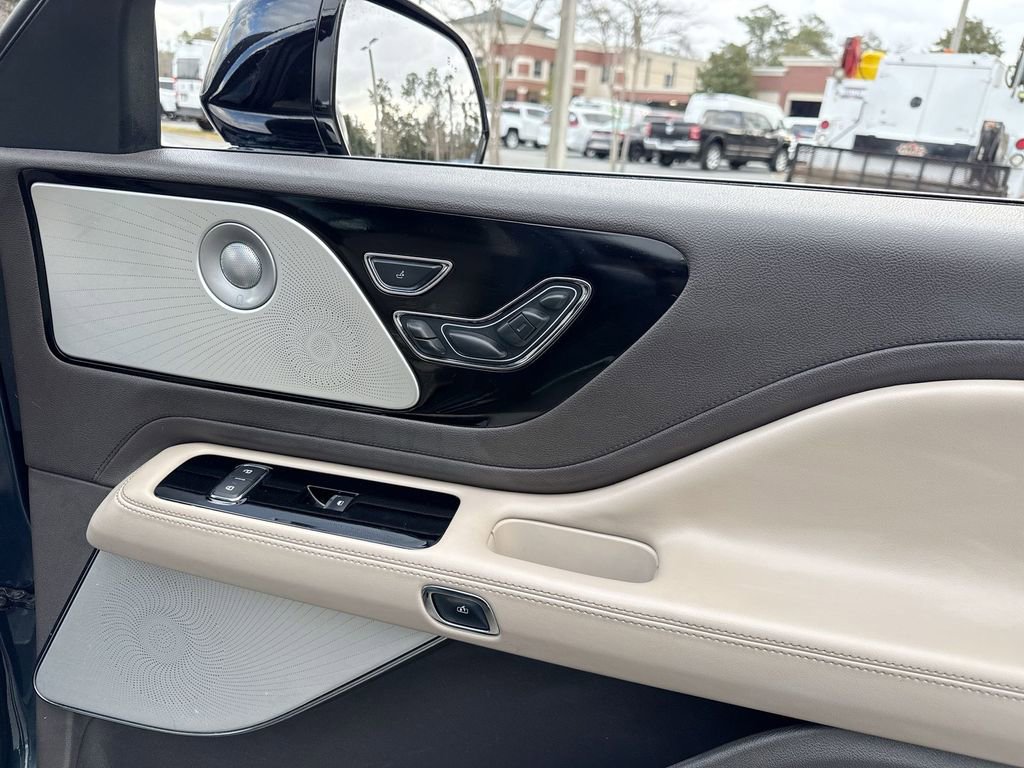 Used 2022 Lincoln Aviator Reserve w/ Equipment Group 201A image 25