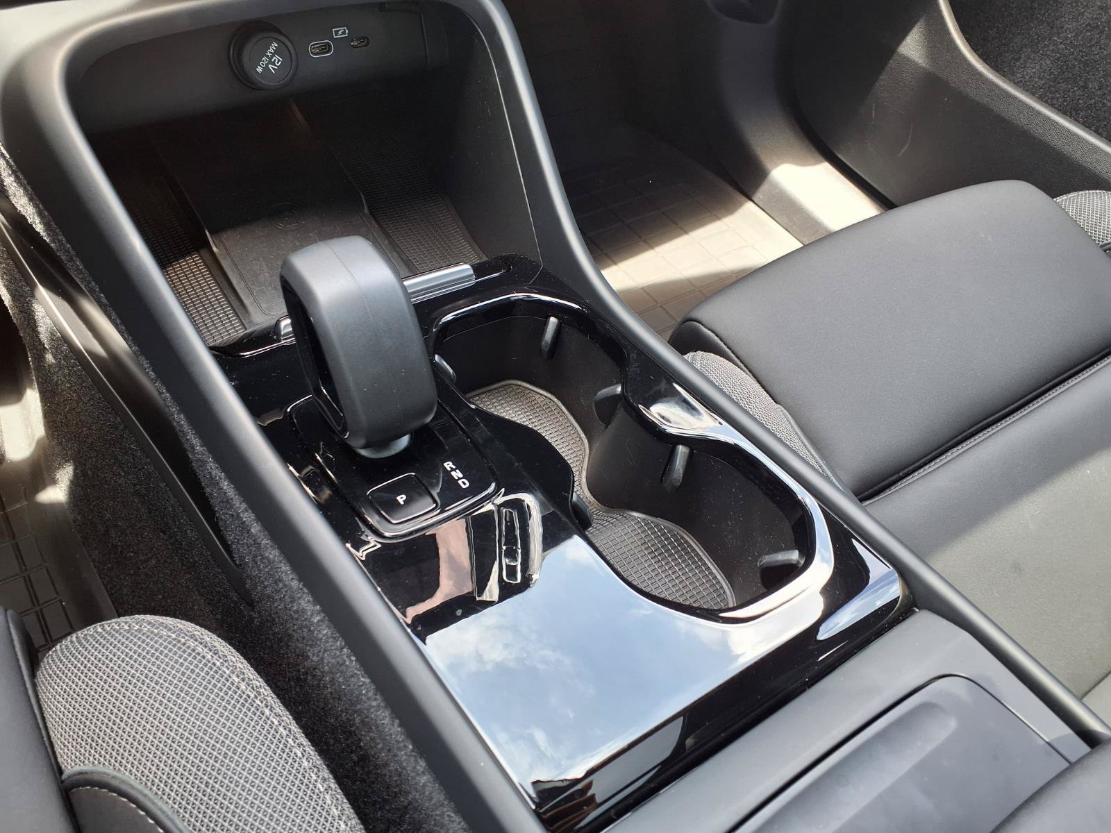 Certified 2023 Volvo XC40 Recharge Ultimate w/ Protection Package Premier AWD/4WD image 25