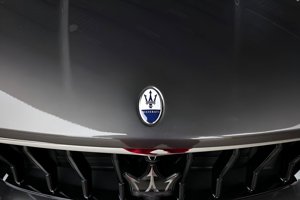 Used 2023 Maserati Levante Modena AWD/4WD image 18