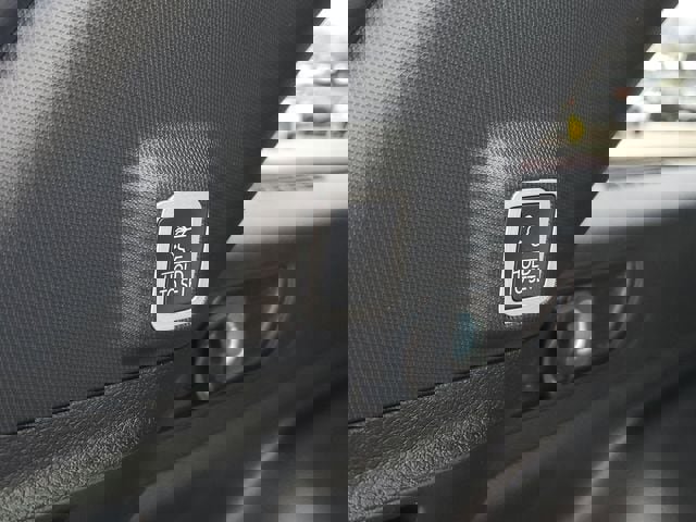 New 2025 Jeep Grand Cherokee Altitude image 9