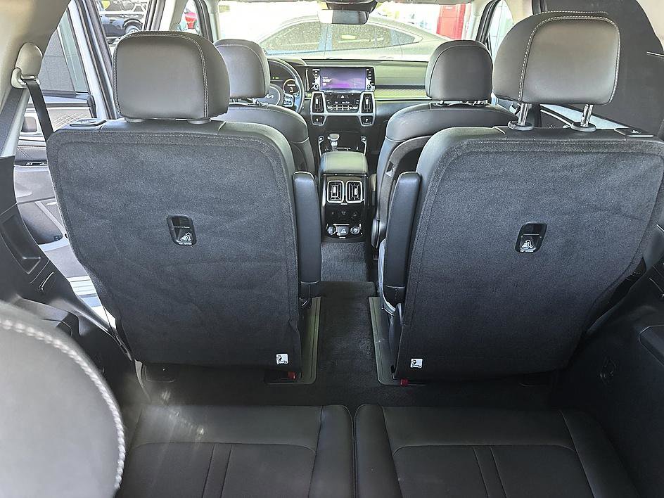 Used 2023 Kia Sorento SX AWD/4WD image 24