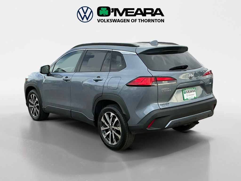Used 2024 Toyota Corolla Cross XLE image 3
