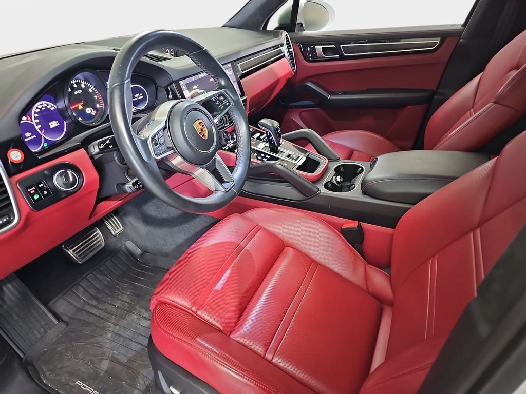 Used 2021 Porsche Cayenne GTS AWD/4WD image 17