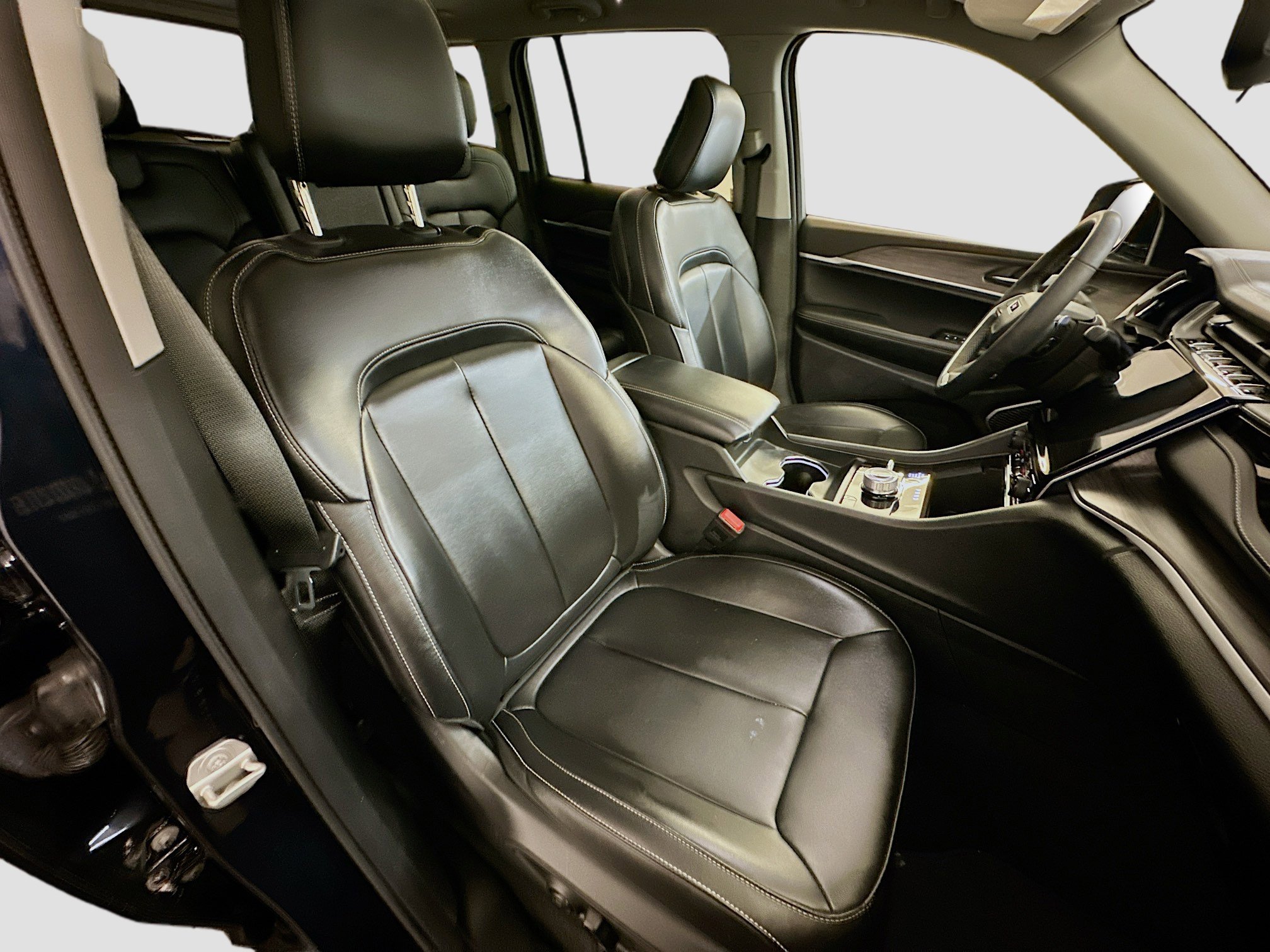 Used 2023 Jeep Grand Cherokee 4WD 4xe image 34