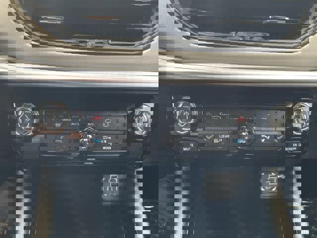 Used 2025 Jeep Compass Limited image 25