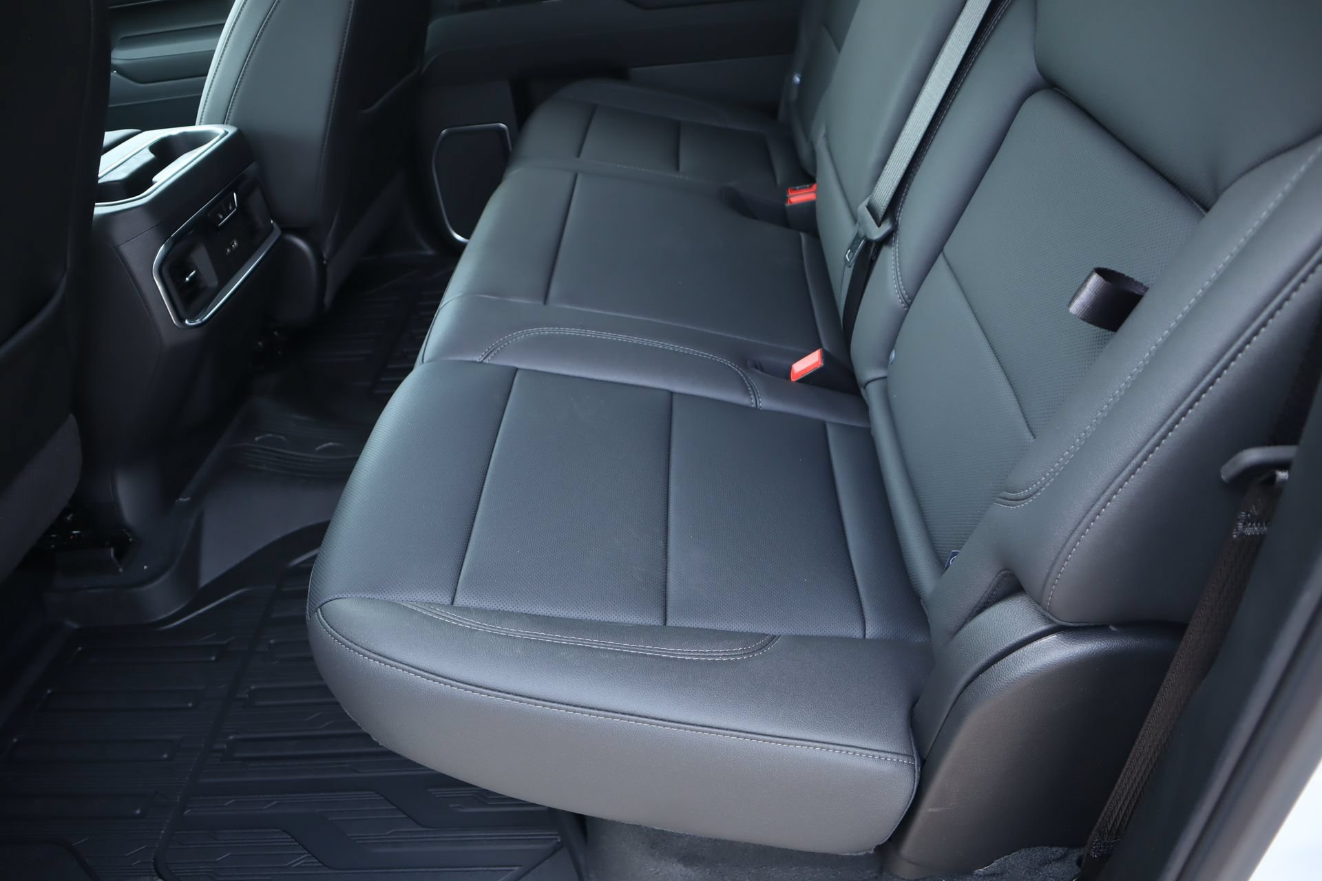 New 2026 GMC Sierra 1500 SLT AWD/4WD image 18
