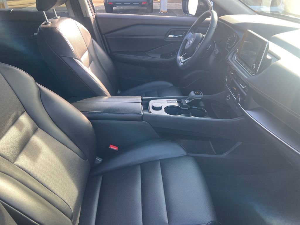 Certified 2023 Nissan Rogue SV w/ SV Premium B Package image 21