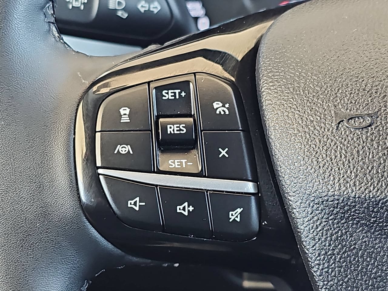 Used 2022 Ford Escape SE w/ SE Sport Appearance Package FWD image 22