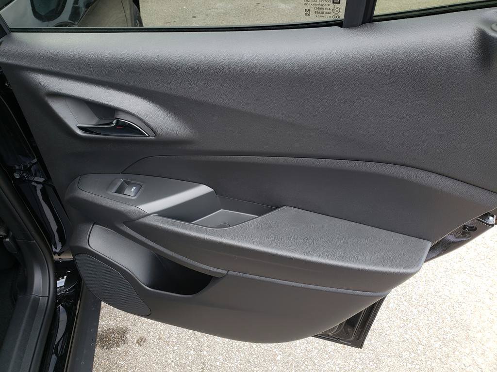 New 2026 Chevrolet Trax ACTIV w/ Sunroof Package FWD image 21